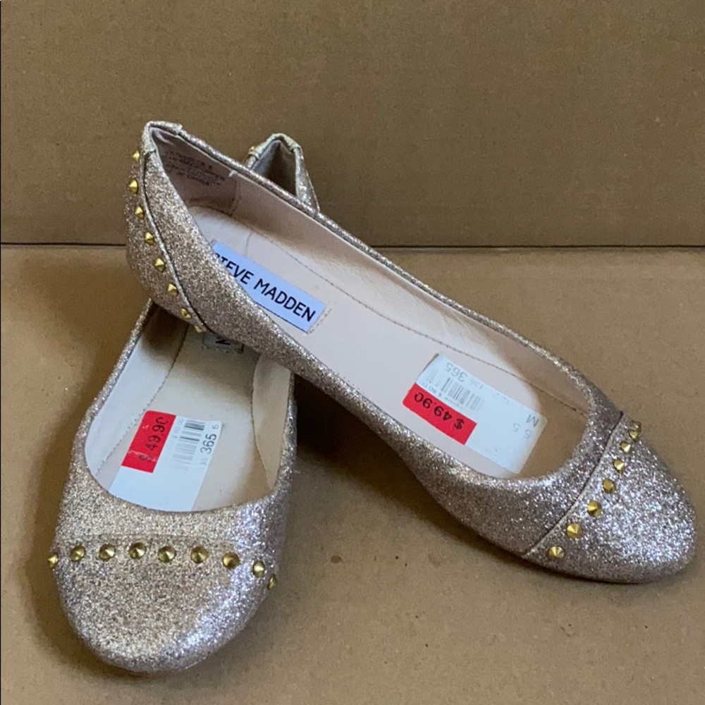 New Steve Madden flats, size 5.5
